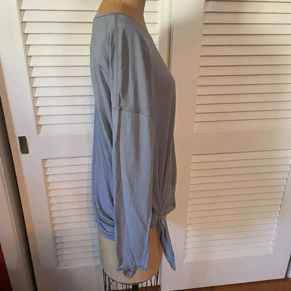 LULULEMON | to the point long sleeve periwinkle blue top